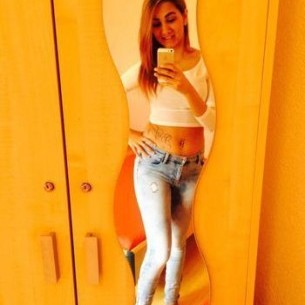                     holigirl                