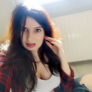                     prettywomann                