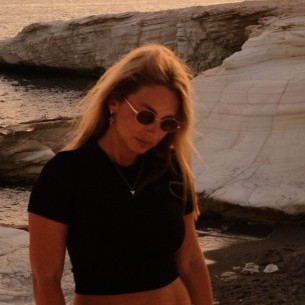                     Дарья Бурза                