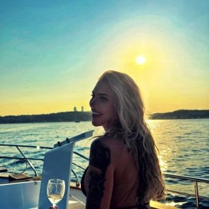                     misssnowwhitegermany                