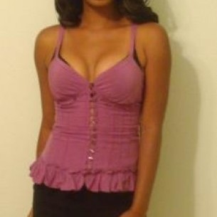                     petite23                