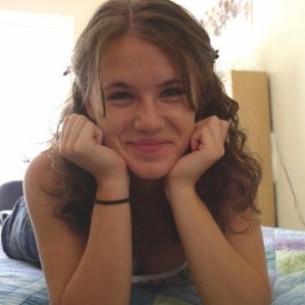                     Amanda18                